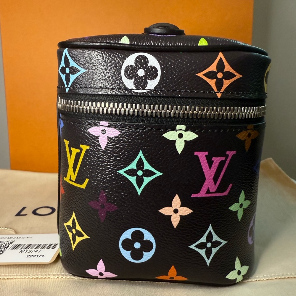 🖤Takashi Murakami LV x TM Nice
Black - Picture 7 of 13
